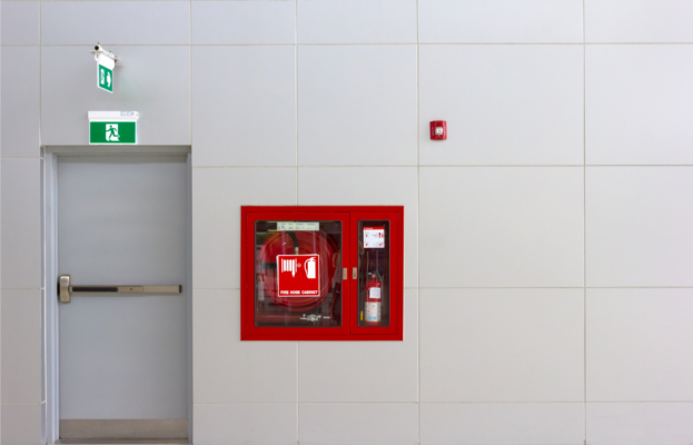 Hệ thống PCCC lắp đặt trong khu vực thoát hiểm của tòa nhà